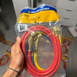 Charging Hoses  Yellow Jacket 29985 1/4 Ball Valve 60™