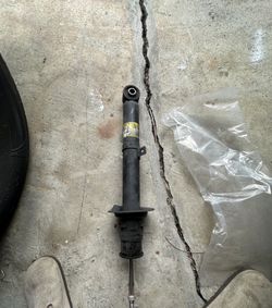 Lexus Strut
