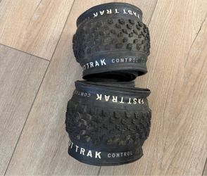 Specialized FAST TRAK 29x2.35 Tires NEW
