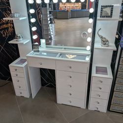 Vanity With Bluetooth Mirror 