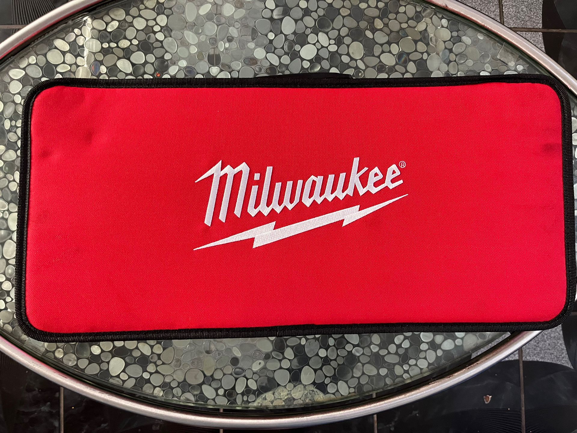 Milwaukee Carrying Case + Charger