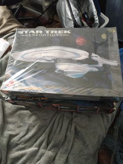STAR TREK MEMORABILIA