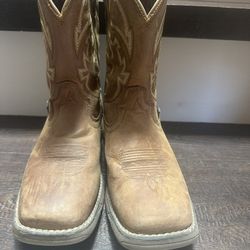 Boys Boots Size 4 