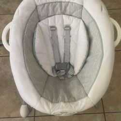 Graco Soothe 'n Sway LX Baby Swing with Portable Bouncer