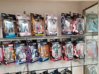 Over 40 Marvel legends figures
