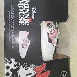 Brand new girl's shoe..