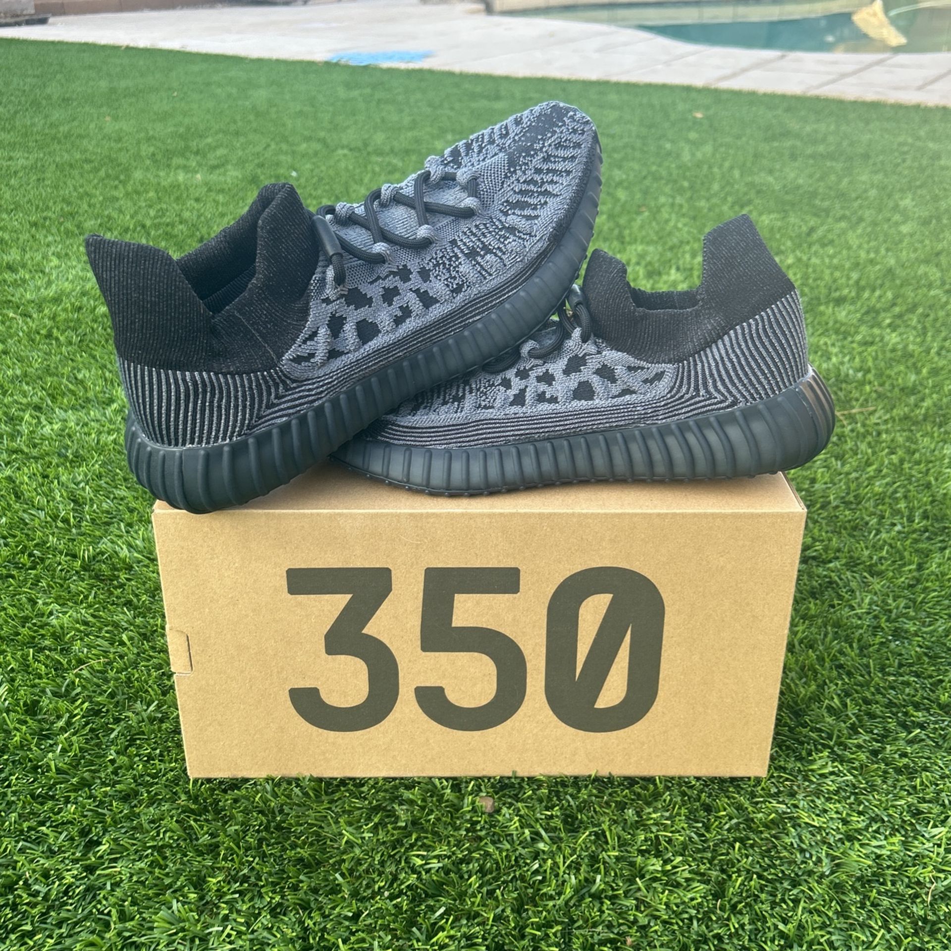 Yeezy 350 Compact Size 10