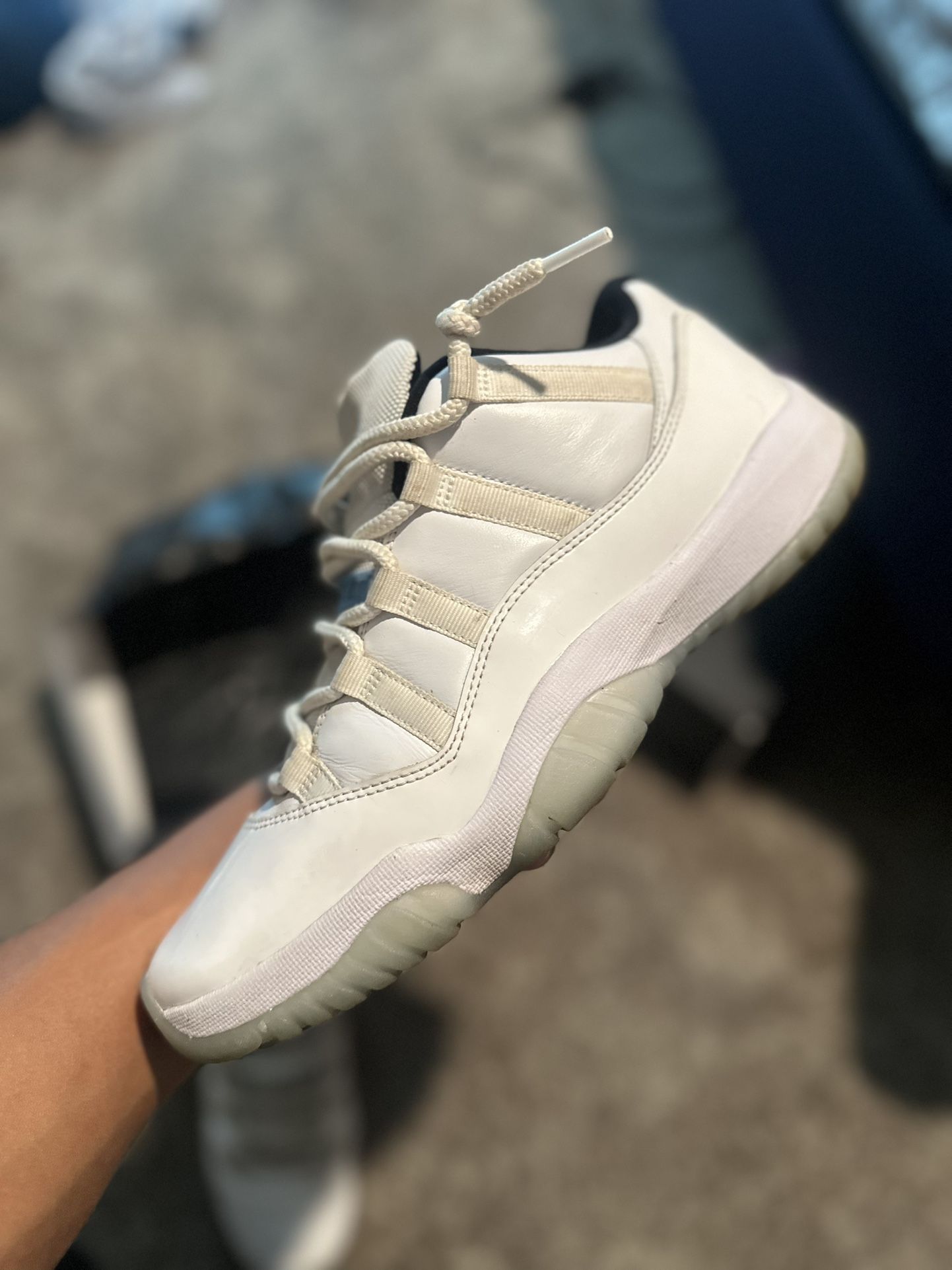 Jordan 11 low Legend Blue