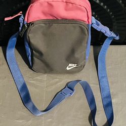 Small Nike Crossbody In Very Good Condition