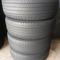 235/60/r18 Kumho ALL FOUR (4) TIRES 