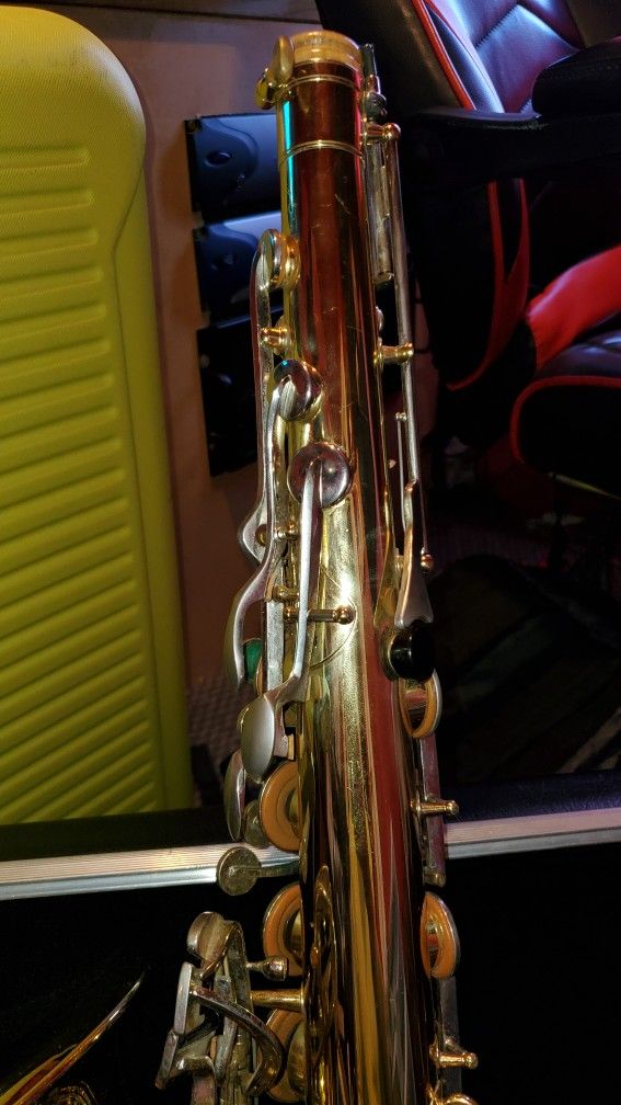 SELMER TENOR SAXOPHONE