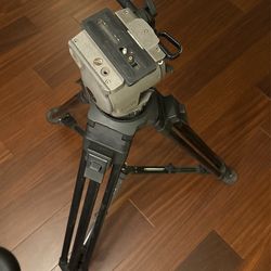 Cartoni F100 Focus Fluid Head, 100mm Ball Mount, Tripod W/spreader