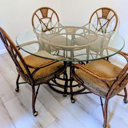Dining Room Table & 4 Chairs 