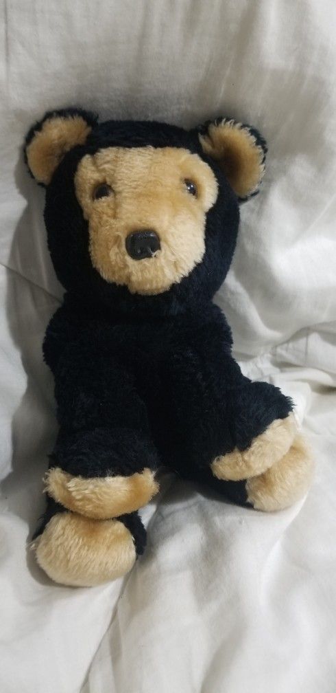 R. Dakin 1982 Plush Bear