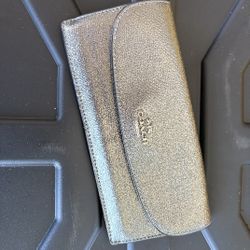 Woman's Coach Wallet 