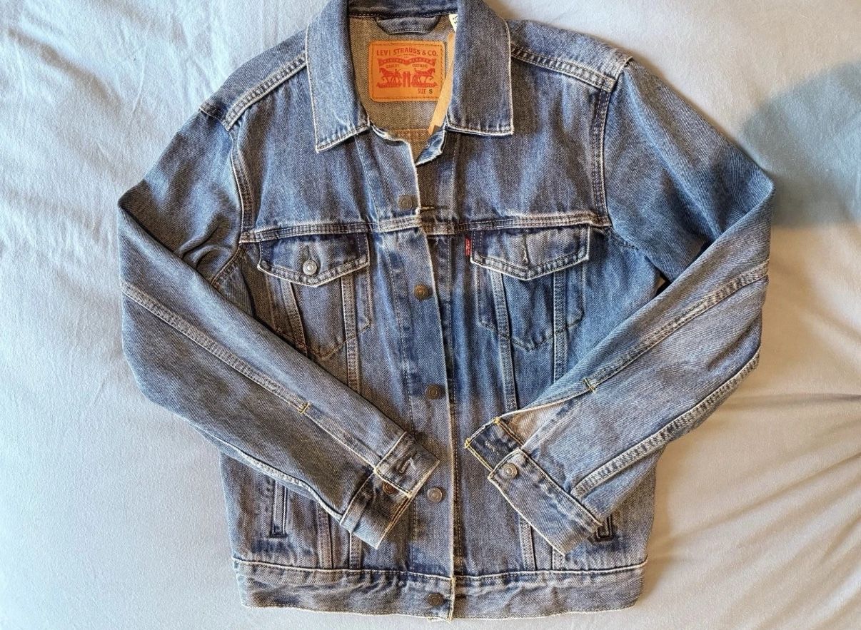 NWT Men’s Small (S) Levi's Trucker Denim Jacket in Medium Stonewash