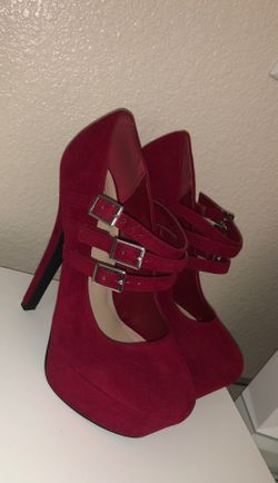 Red heels size 7