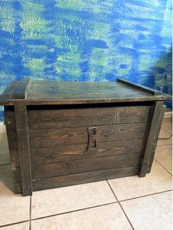 Antique Style Large Dark Wooden Storage Trunk  (w31"D18"H19")
