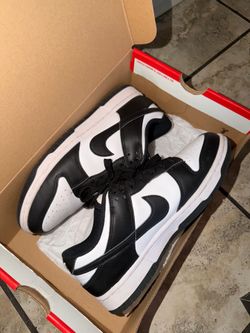 Nike Dunk Low ‘Panda’