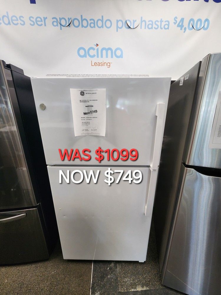 GE 21.9 Cu. Ft. Top Freezer Refrigerator