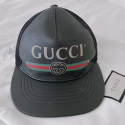 New- Gucci Hat ( Size M)