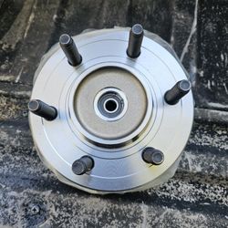 HUB FOR A 2004 TO 2008 FORD F150 6 LUG $85