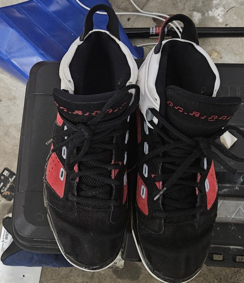 Air Jordan Retro Basketball Shoes – Size [11] – $25