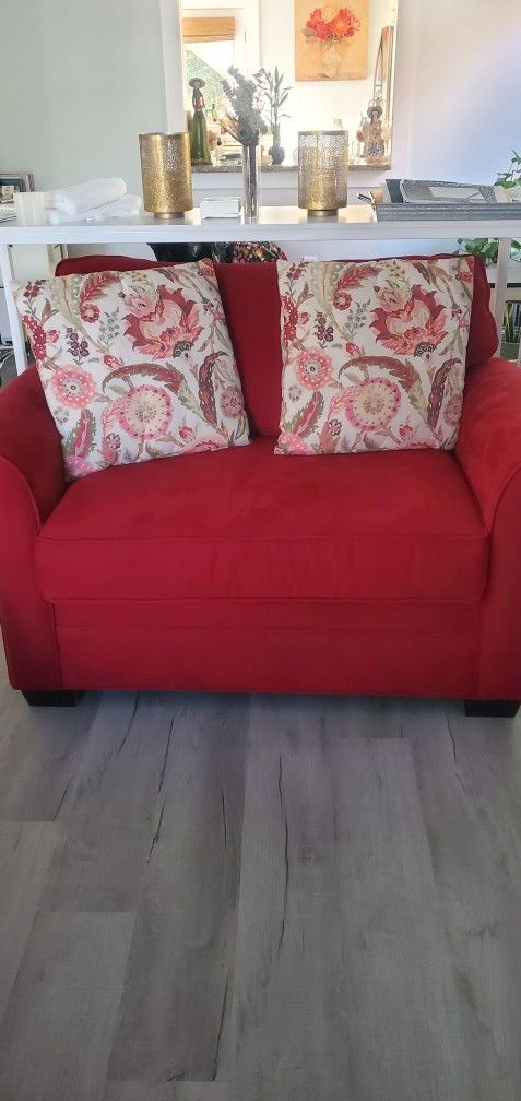 Love Seat H 26 In x L 37 In X W 52 in Ottoma H 17 inx 44 Lx 22 in