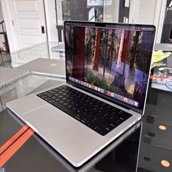 Apple 14” MacBook Pro M3 Pro Chip 36GB Ram 512SSD! 90 day warranty! We offer financing!