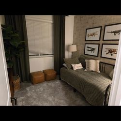 Day Bed w/ Twin mattress