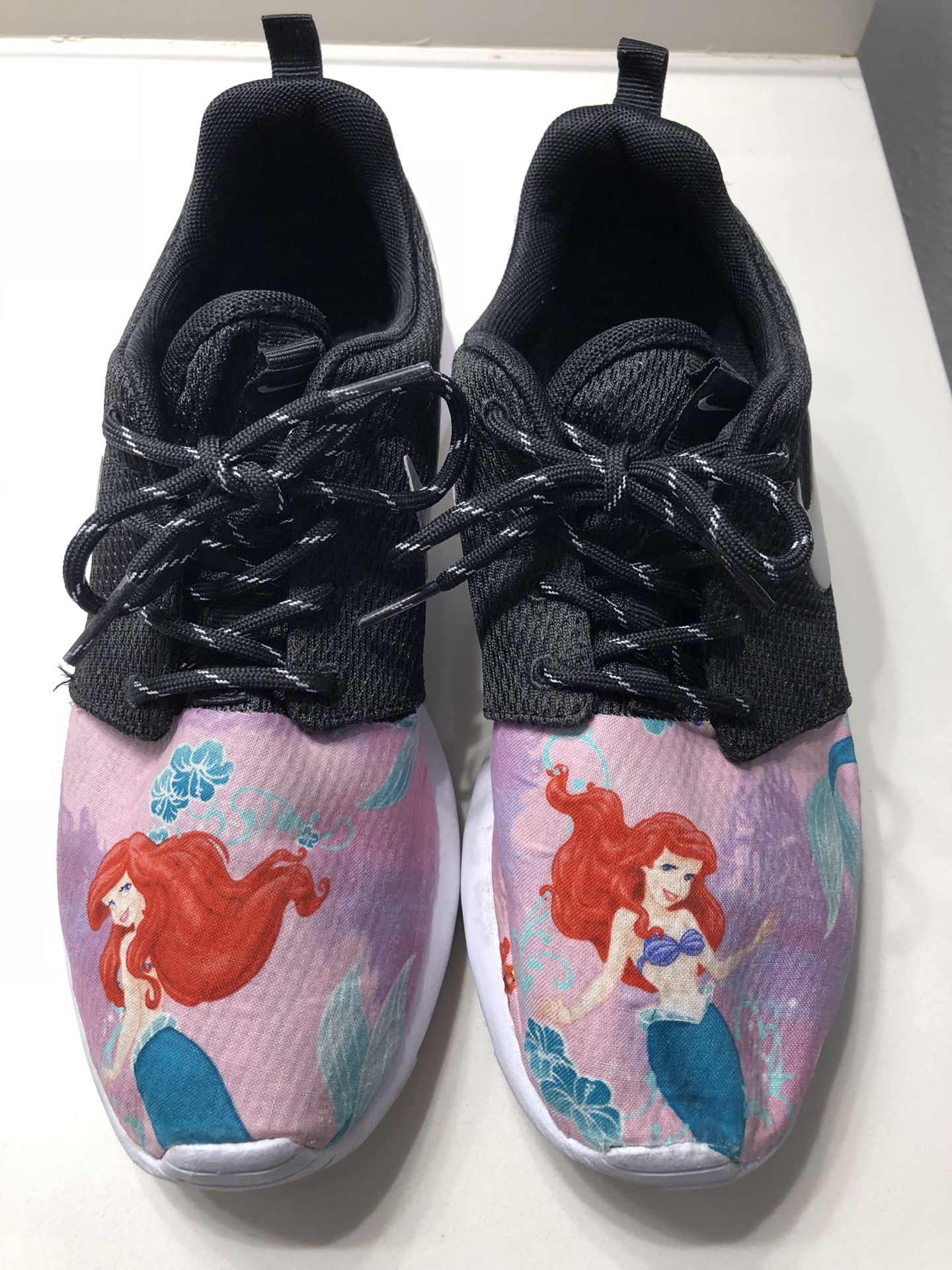 Astronave Del Sur Con qué frecuencia Custom Nike Roshe Sneakers - Little Mermaid Ariel Pattern - Size 7.5 for  Sale in Fremont, CA - OfferUp