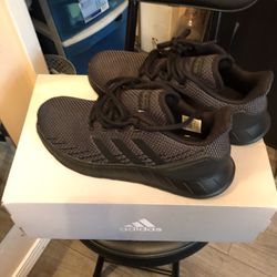New Adidas Shoes Size 7