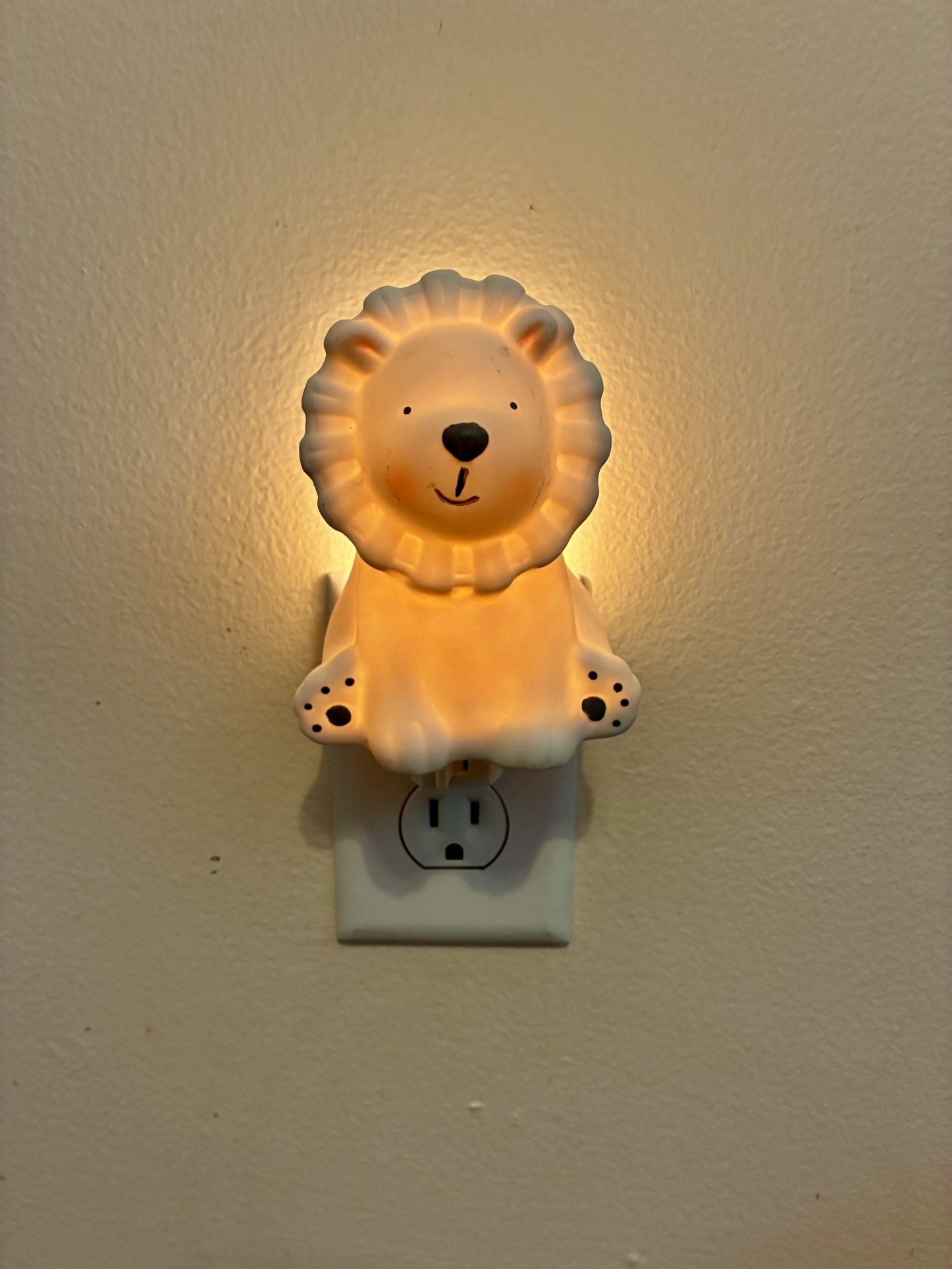 Ceramic White Lion Kids Nightlight 
