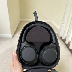 Sony WH-1000XM4 Headphones