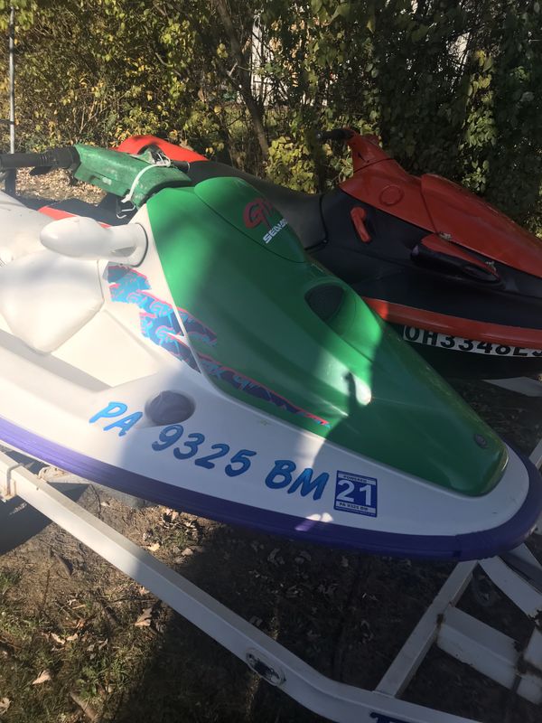 3 seater sea doo gtx 1996 & 3 seater wave runner 1996 both 60 mph on water & jet boat must sell 5000