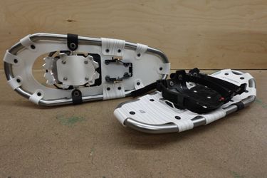 Retrospec Drifter Women’s & Men’s Snowshoe Set with Double Ratchet Bindings – Size 21