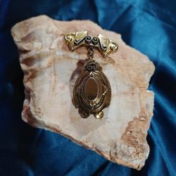 Victorian Styled Goldtone Pendant Pin