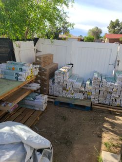BRAND NEW WHITE ALUMINUM CORDLESS BLINDS...8 DOLLARS EACH...SE HABLA ESPANOL..CHECK OUT MY PAGE FOR MORE....MEASUREMENTS IN PICTURES....