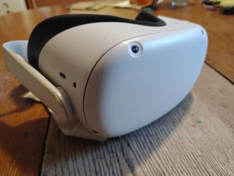 Oculus Quest 2 VR Headset And Controllers