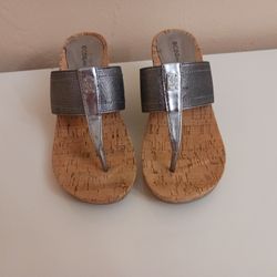 BCBGENERATION WEDGE TOE FLIP FLOPS SANDALSIZE 6M 