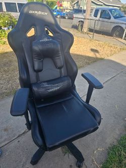DXRacer gaming chair