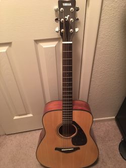 Yamaha FG700S Solid Top Acoustic Guitar