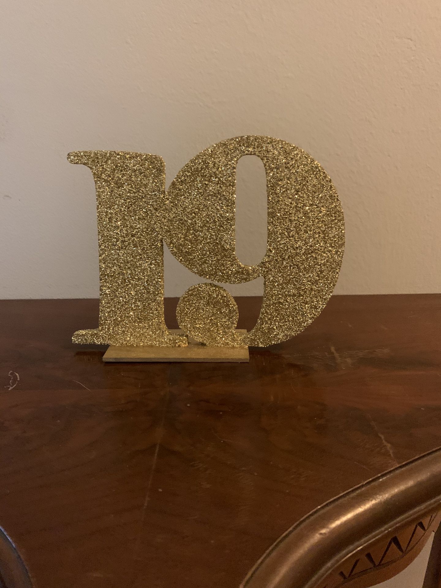 1-20 Gold glittery table numbers
