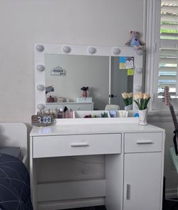 Vanity desk for $50