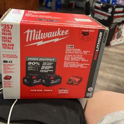 Milwaukee M18 18-Volt Lithium-Ion High Output Starter Kit with Two 6.0 Ah Battery and Charger