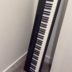 Yamaha P-143 Keyboard 
