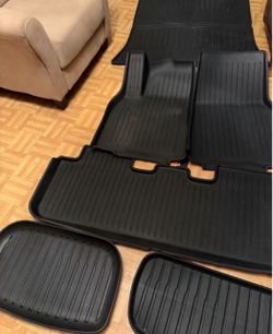 Black All-Weather Rubber Car Floor Mats Set