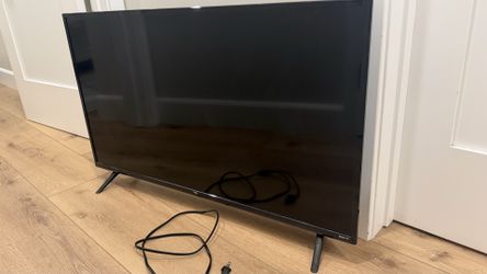40-inch TCL LCD (LED) HD TV. 1080p resolution. 3 HDMI inputs. 1 usb port. Television