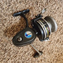 Garcia Mitchell 906 Vintage Spinning Reel for Sale in Jamul, CA