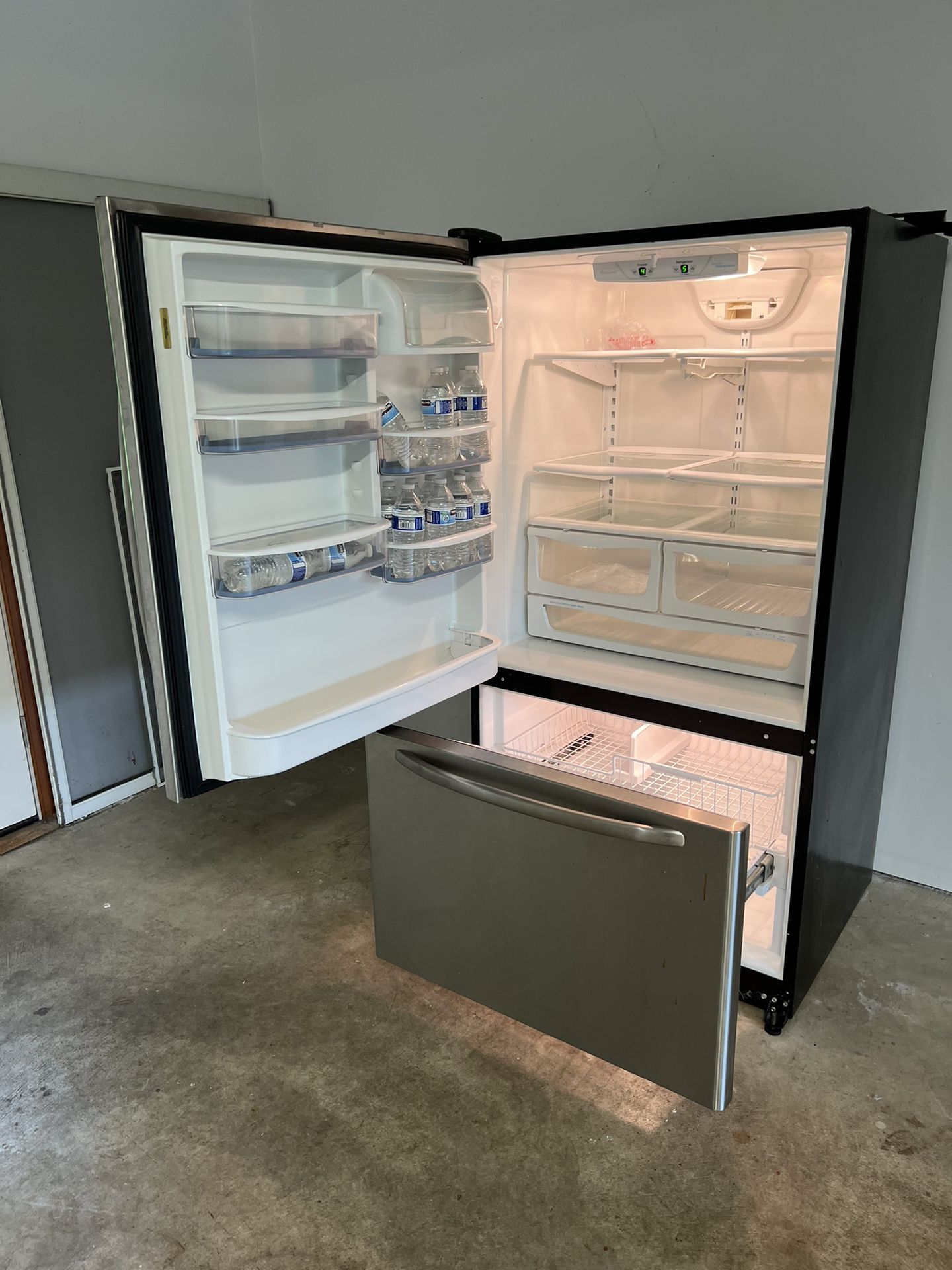 Amana 25.1 Cu Ft Refrigerator 